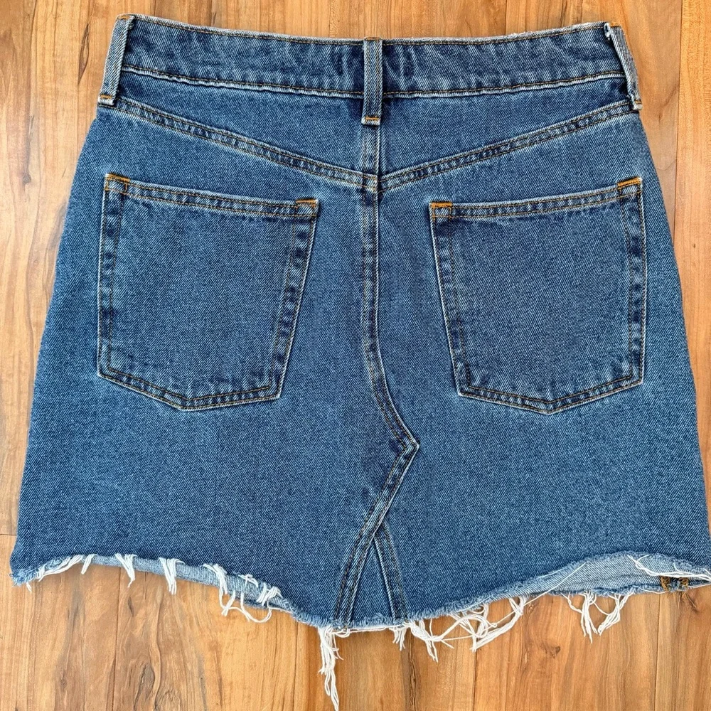H&M Blue Denim Mini Skirt. Size 4. Never worn. - Picture 4 of 5